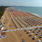Oasis In Lignano Pineta Villa Lignano Sabbiadoro